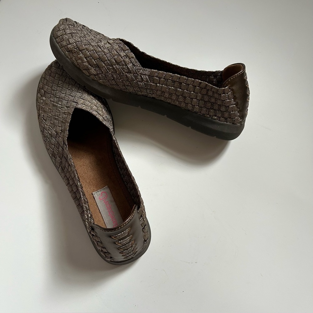 Women's Baretraps Indiana 7M Metallic Bronze Woven Slip-On flats